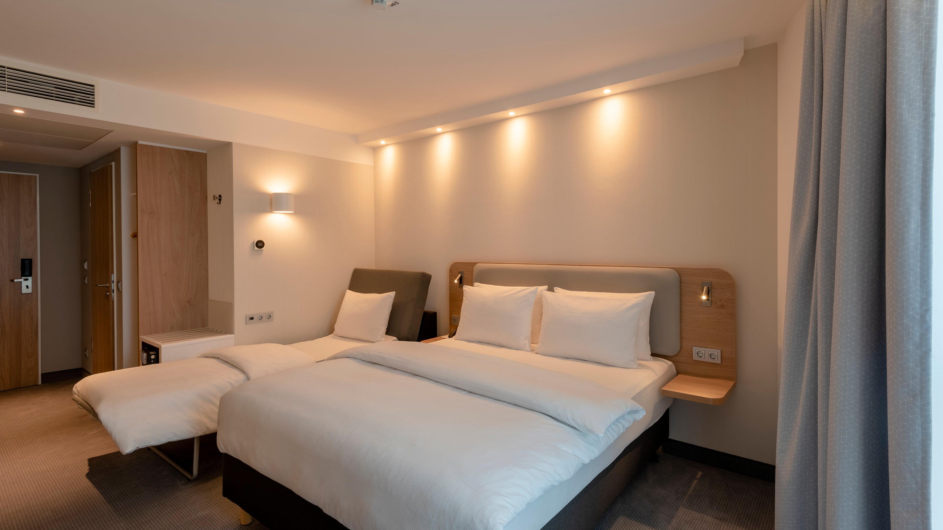 Holiday Inn Express - Offenbach By Ihg מראה חיצוני תמונה