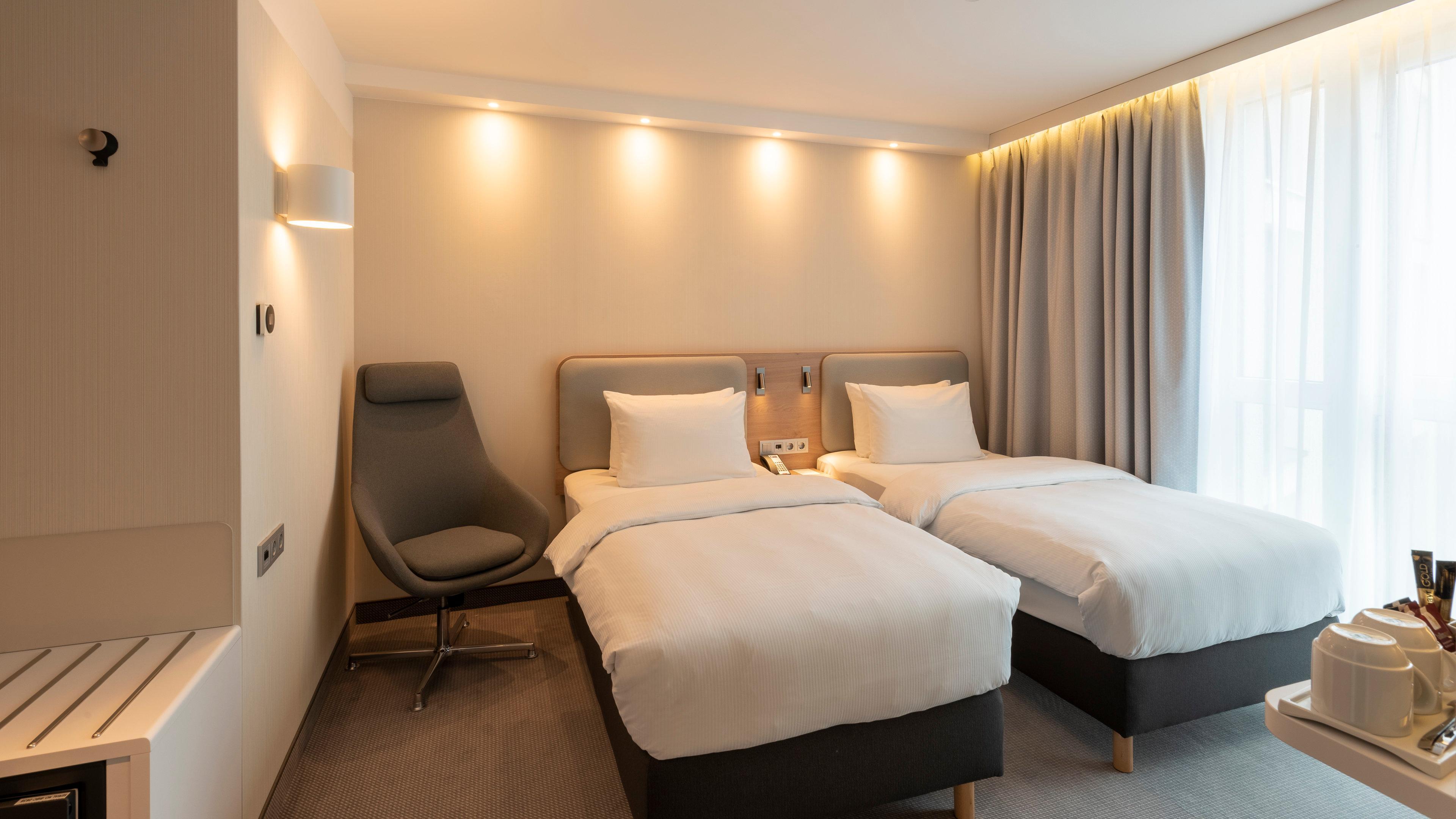 Holiday Inn Express - Offenbach By Ihg מראה חיצוני תמונה